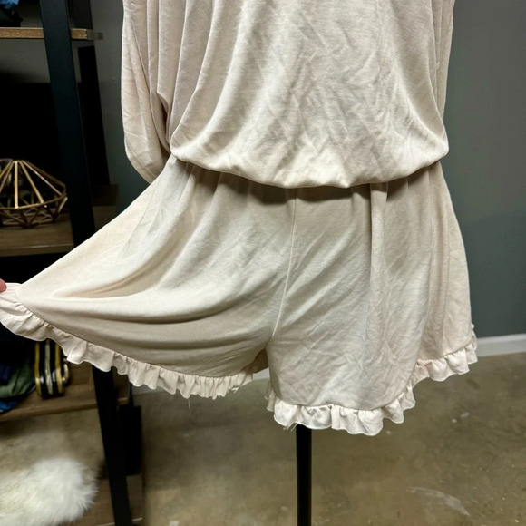 Lazy Sundays cream ruffle pajama romper womens medium soft neutral cut out back - Picture 5 of 8
